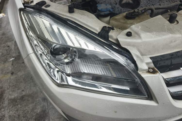 Used CHANGAN CS35 2015 1.6L Manual Luxury Model China V Standard Right Front Headlight