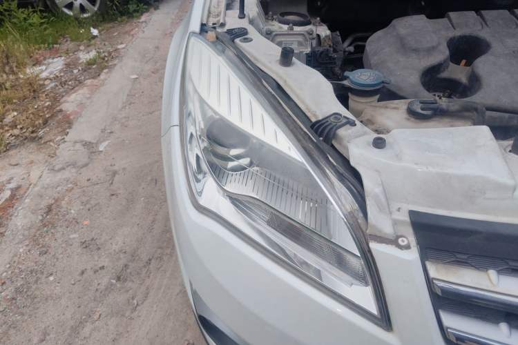 Used CHANGAN CS35 2015 1.6L Manual Luxury Model China IV Standard Right Front Headlight