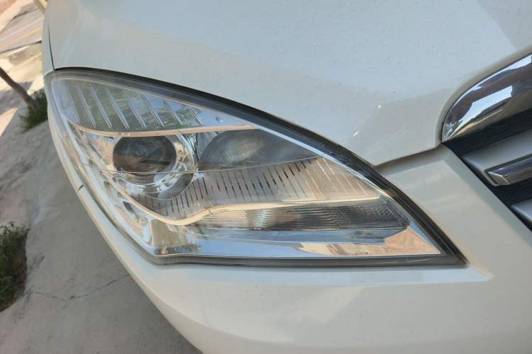 Used CHANGAN CS35 2015 1.6L Manual Luxury Model China IV Standard Right Front Headlight