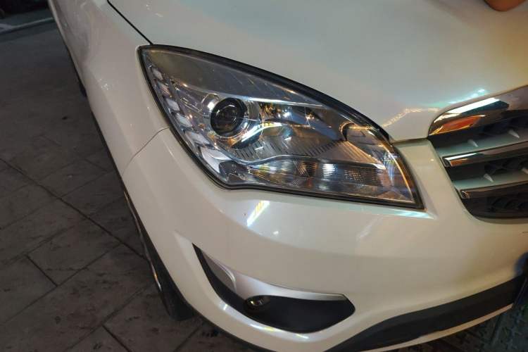 Used CHANGAN CS35 2015 1.6L Manual Luxury Model China IV Standard Right Front Headlight