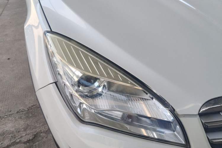 Used CHANGAN CS35 2015 1.6L Automatic Prestige Model China IV Standard Right Front Headlight