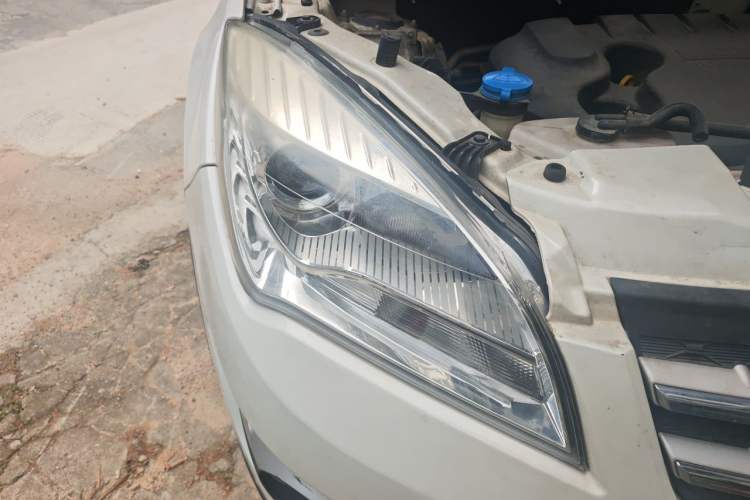 Used CHANGAN CS35 2015 1.6L Manual Luxury Model China IV Standard Right Front Headlight