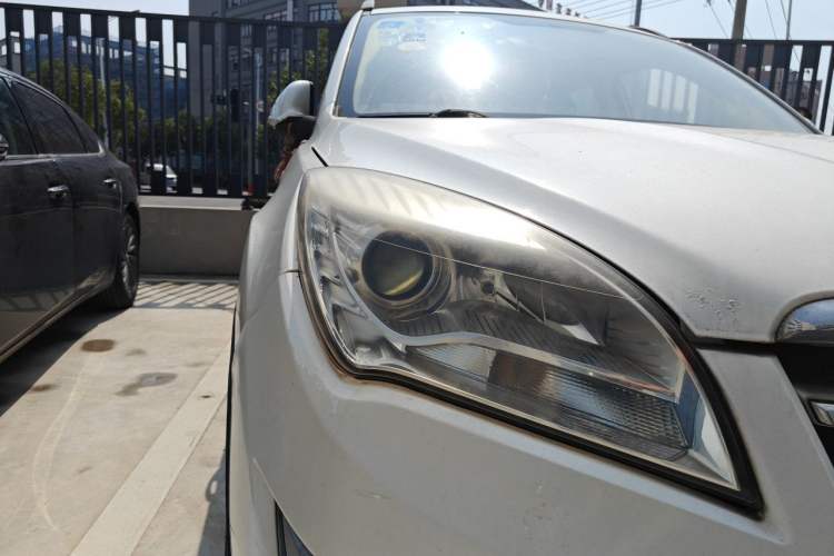 Used CHANGAN CS35 2015 1.6L Manual Luxury Model China IV Standard Right Front Headlight