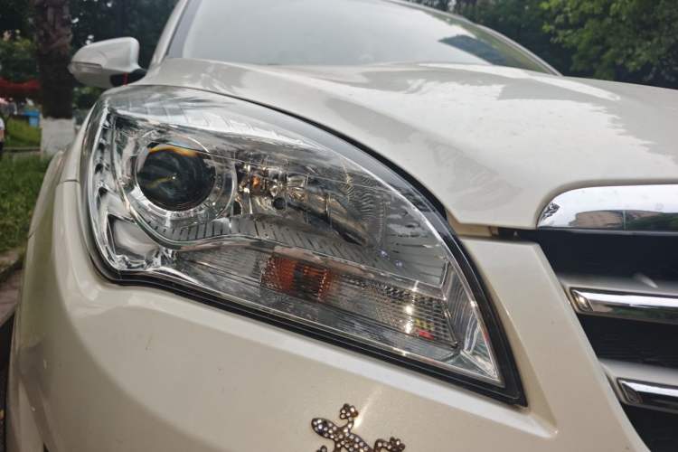 Used CHANGAN CS35 2015 1.6L Manual Luxury Model China IV Standard Right Front Headlight