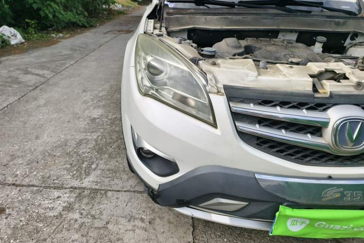 Used CHANGAN CS35 2015 1.6L Manual Luxury Model China IV Standard Right Front Headlight