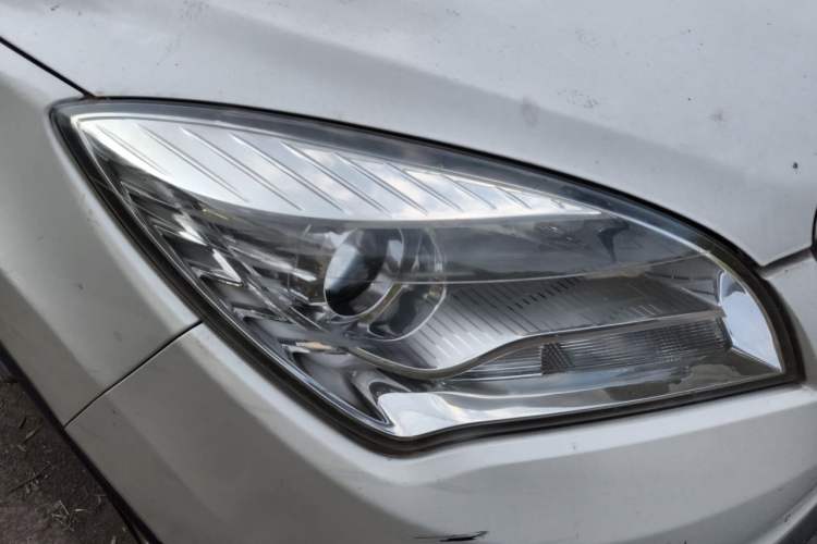 Used CHANGAN CS35 2015 1.6L Automatic Luxury Model China V Standard Right Front Headlight