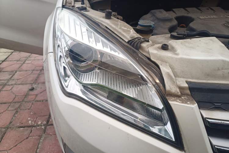 Used CHANGAN CS35 2015 1.6L Manual Luxury Model China IV Standard Right Front Headlight