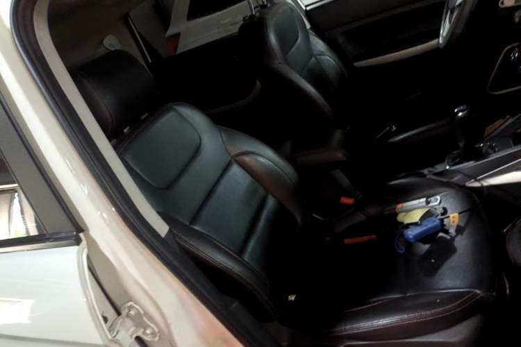 Used CHANGAN CS35 2015 1.6L Manual Luxury Model China IV Standard Right Front Seat