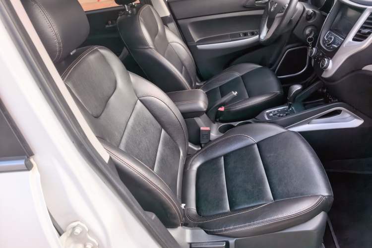 Used CHANGAN CS35 2015 1.6L Automatic Luxury Model China V Standard Right Front Seat