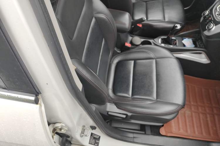 Used CHANGAN CS35 2015 1.6L Manual Luxury Model China IV Standard Right Front Seat