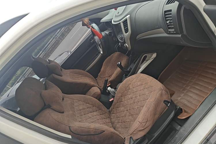 Used CHANGAN CS35 2015 1.6L Manual Luxury Model China IV Standard Right Front Seat