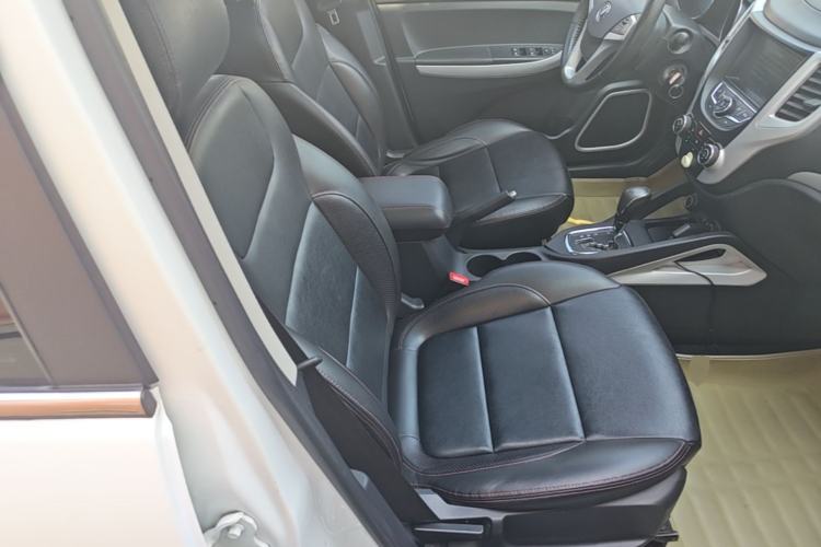 Used CHANGAN CS35 2015 1.6L Automatic Luxury Model China IV Standard Right Front Seat