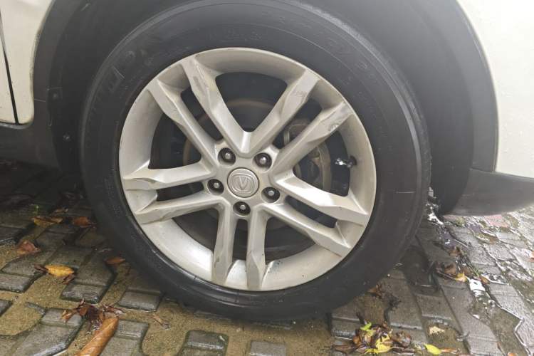 Used CHANGAN CS35 2015 1.6L Automatic Luxury Model China IV Standard Right Front Wheel Hub