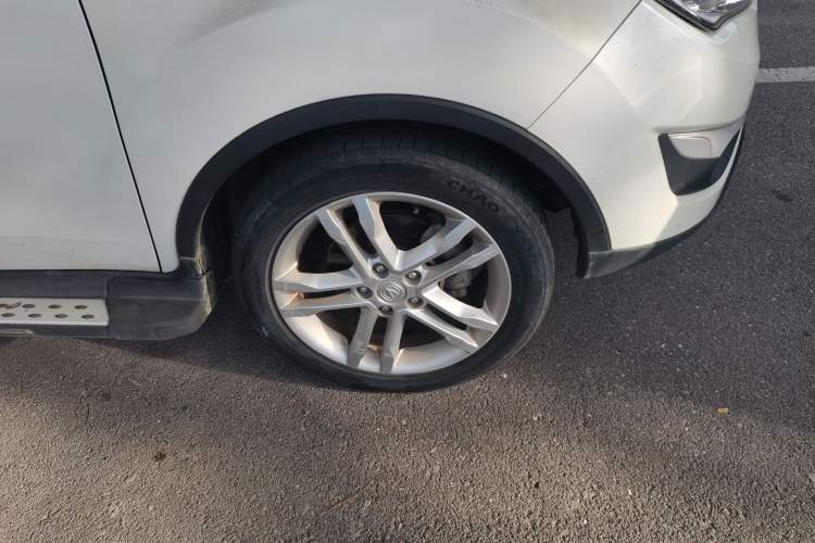 Used CHANGAN CS35 2015 1.6L Manual Luxury Model China IV Standard Right Front Wheel Hub