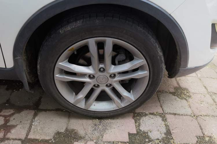 Used CHANGAN CS35 2015 1.6L Automatic Luxury Model China IV Standard Right Front Wheel Hub