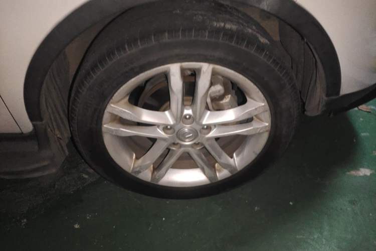 Used CHANGAN CS35 2015 1.6L Automatic Luxury Model China IV Standard Right Front Wheel Hub