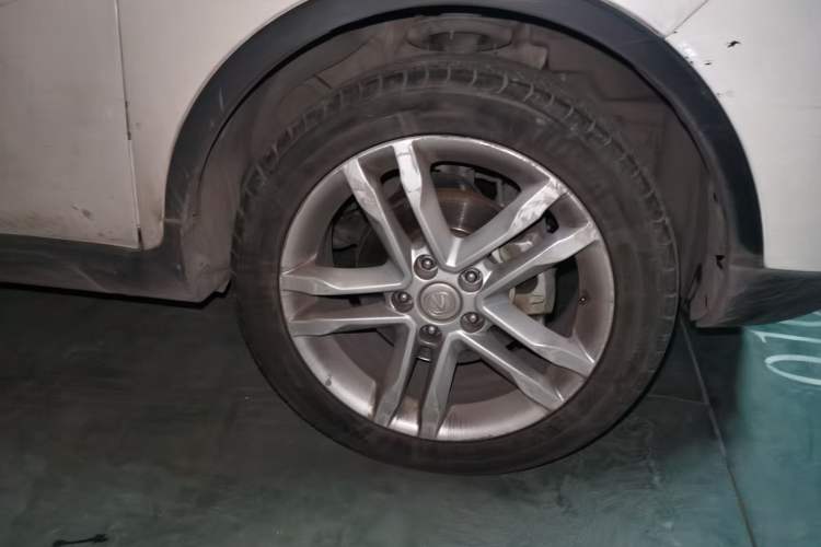 Used CHANGAN CS35 2015 1.6L Manual Luxury Model China IV Standard Right Front Wheel Hub