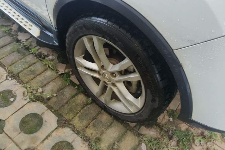 Used CHANGAN CS35 2015 1.6L Manual Luxury Model China IV Standard Right Front Wheel Hub
