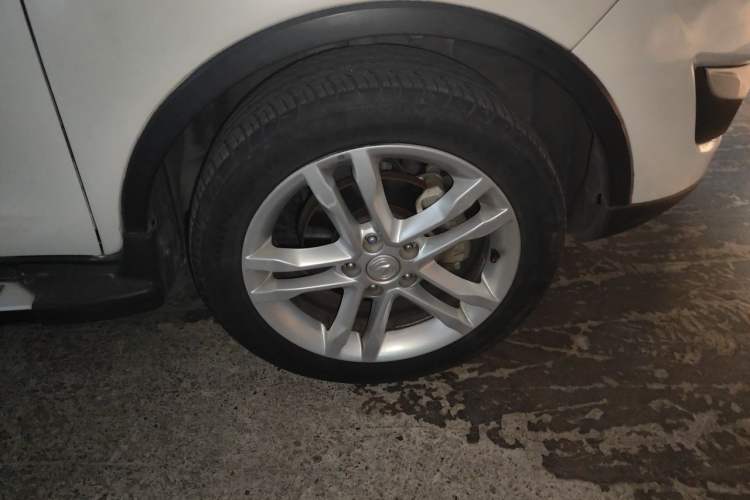 Used CHANGAN CS35 2015 1.6L Manual Luxury Model China IV Standard Right Front Wheel Hub