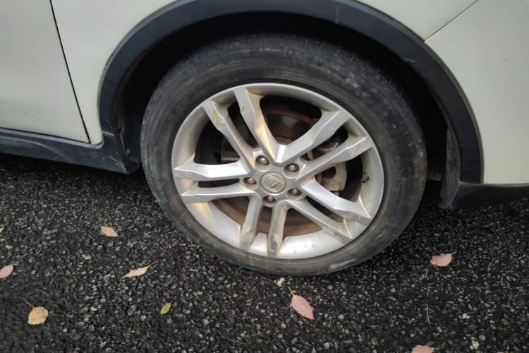 Used CHANGAN CS35 2015 1.6L Manual Luxury Model China IV Standard Right Front Wheel Hub