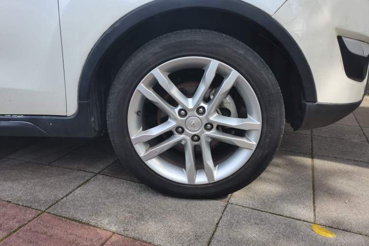 Used CHANGAN CS35 2015 1.6L Manual Luxury Model China IV Standard Right Front Wheel Hub
