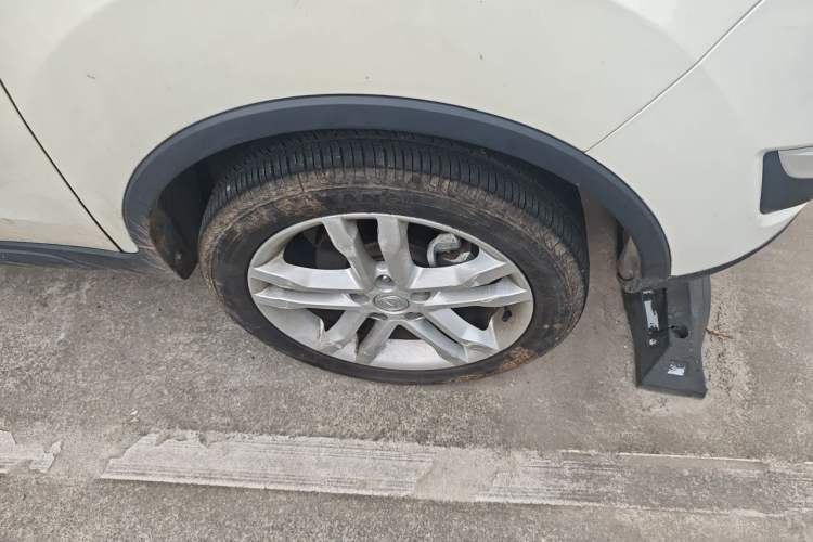 Used CHANGAN CS35 2015 1.6L Manual Luxury Model China IV Standard Right Front Wheel Hub