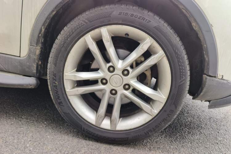 Used CHANGAN CS35 2015 1.6L Manual Luxury Model China IV Standard Right Front Wheel Hub