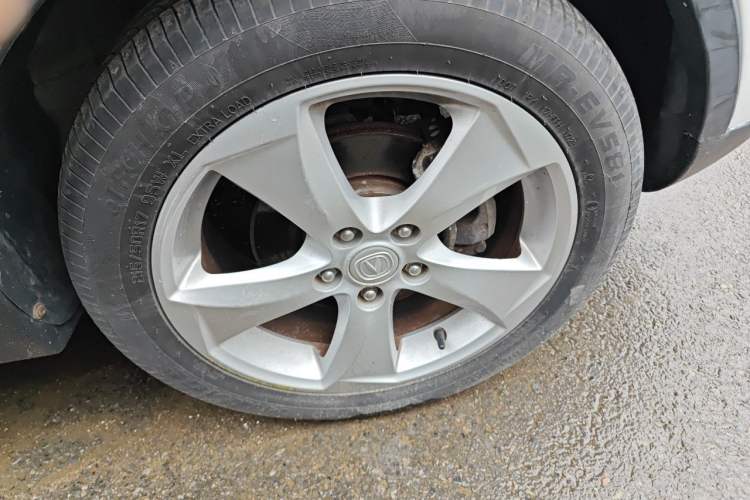 Used CHANGAN CS35 2015 1.6L Manual Luxury Model China IV Standard Right Front Wheel Hub