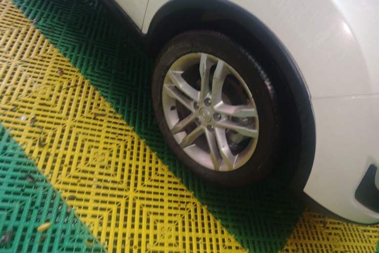 Used CHANGAN CS35 2015 1.6L Automatic Luxury Model China V Standard Right Front Wheel Hub
