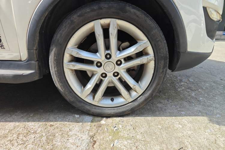 Used CHANGAN CS35 2015 1.6L Automatic Luxury Model China IV Standard Right Front Wheel Hub