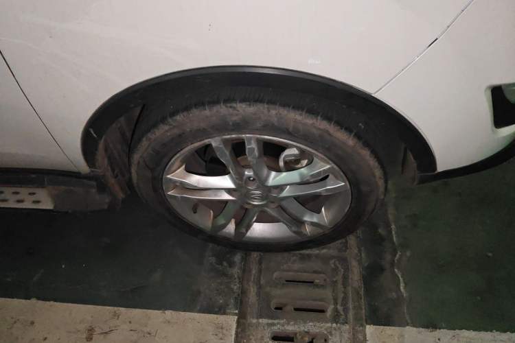 Used CHANGAN CS35 2015 1.6L Manual Luxury Model China IV Standard Right Front Wheel Hub