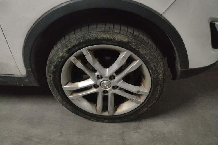 Used CHANGAN CS35 2015 1.6L Automatic Luxury Model China IV Standard Right Front Wheel Hub