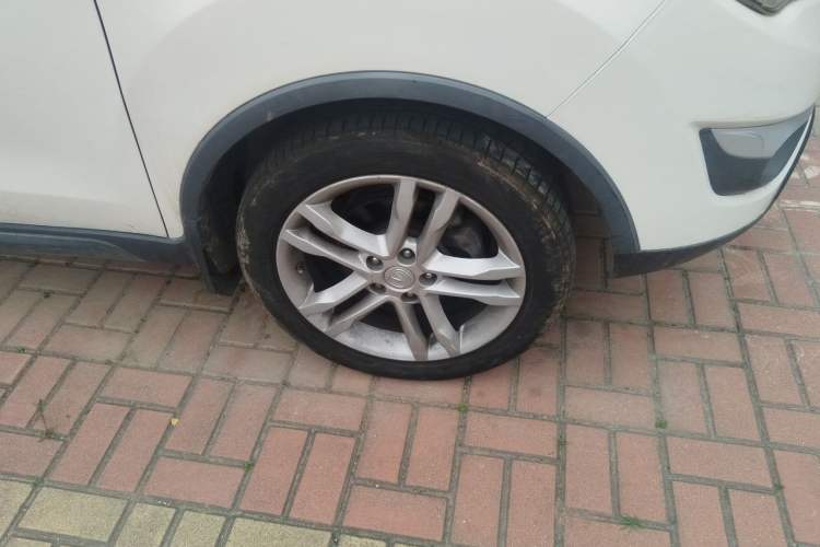 Used CHANGAN CS35 2015 1.6L Manual Luxury Model China IV Standard Right Front Wheel Hub