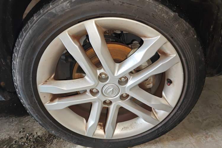 Used CHANGAN CS35 2015 1.6L Manual Luxury Model China IV Standard Right Front Wheel Hub