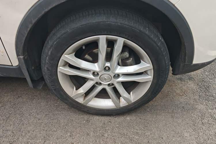 Used CHANGAN CS35 2015 1.6L Manual Luxury Model China IV Standard Right Front Wheel Hub
