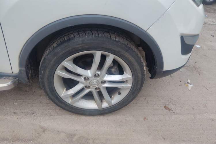 Used CHANGAN CS35 2015 1.6L Manual Luxury Model China IV Standard Right Front Wheel Hub