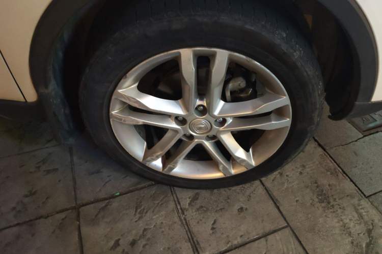 Used CHANGAN CS35 2015 1.6L Manual Luxury Model China IV Standard Right Front Wheel Hub