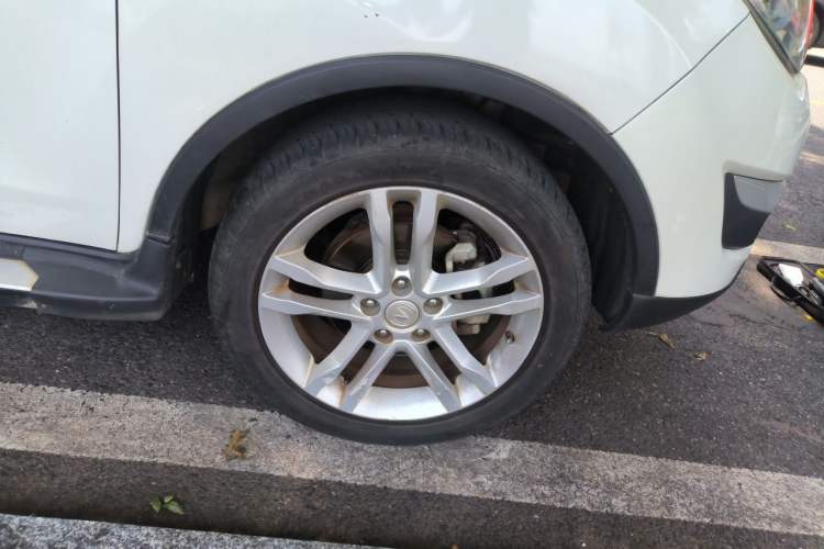 Used CHANGAN CS35 2015 1.6L Manual Luxury Model China IV Standard Right Front Wheel Hub