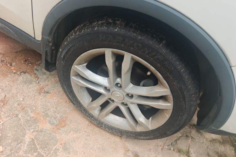 Used CHANGAN CS35 2015 1.6L Manual Luxury Model China IV Standard Right Front Wheel Hub