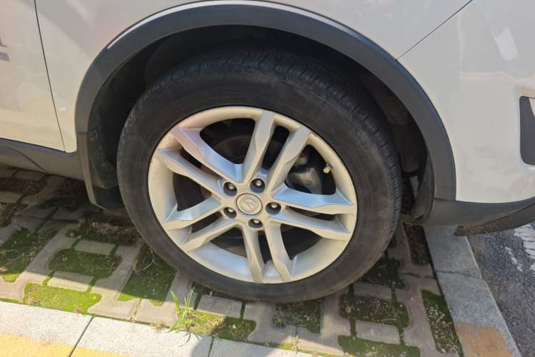 Used CHANGAN CS35 2015 1.6L Manual Luxury Model China IV Standard Right Front Wheel Hub