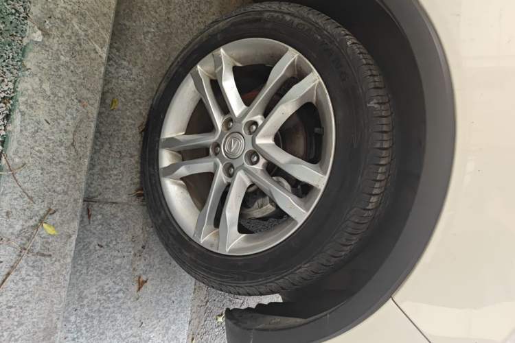 Used CHANGAN CS35 2015 1.6L Manual Luxury Model China IV Standard Right Front Wheel Hub