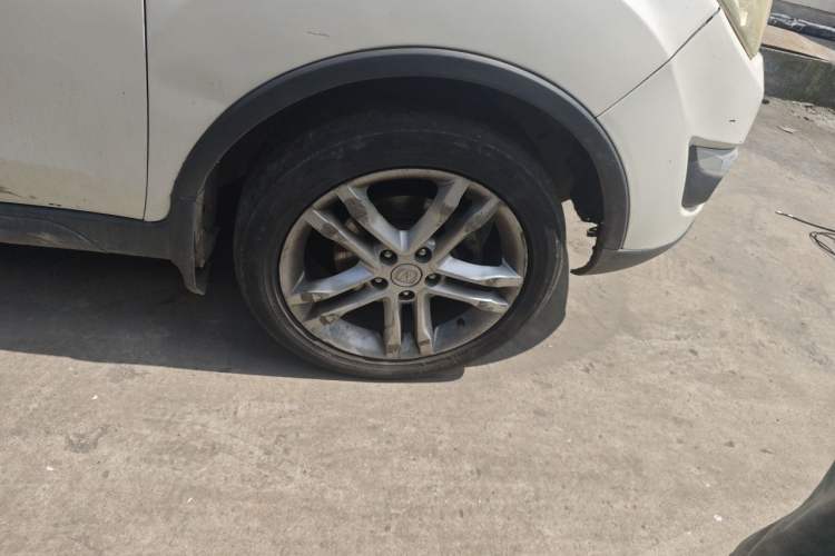 Used CHANGAN CS35 2015 1.6L Manual Luxury Model China V Standard Right Front Wheel Hub