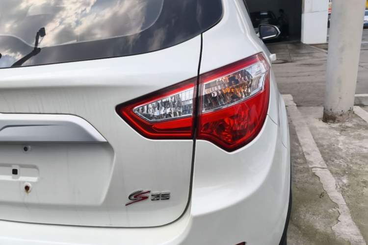Used CHANGAN CS35 2015 1.6L Manual Luxury Model China IV Standard Right Rear Taillight
