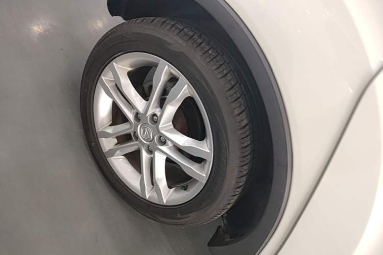 Used CHANGAN CS35 2015 1.6L Manual Luxury Model China IV Standard Right Rear Wheel Hub