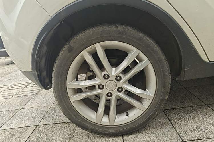 Used CHANGAN CS35 2015 1.6L Manual Luxury Model China IV Standard Right Rear Wheel Hub
