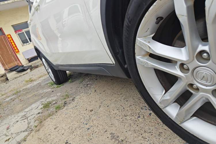Used CHANGAN CS35 2015 1.6L Manual Luxury Model China IV Standard Right Side Sill