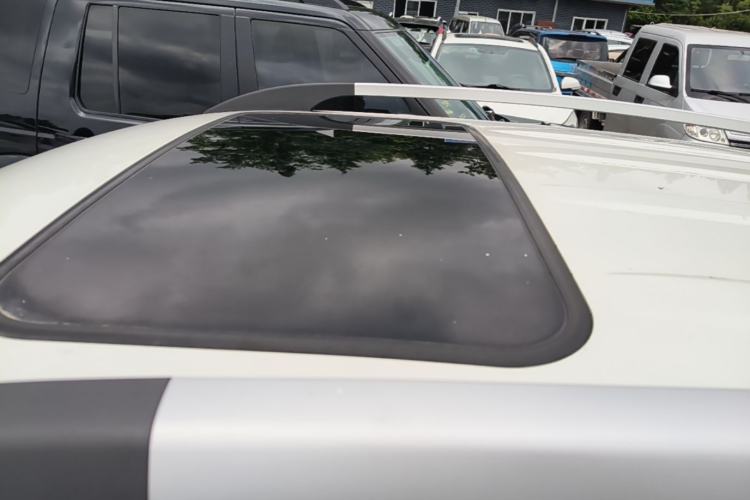Used CHANGAN CS35 2015 1.6L Automatic Luxury Model China V Standard Roof