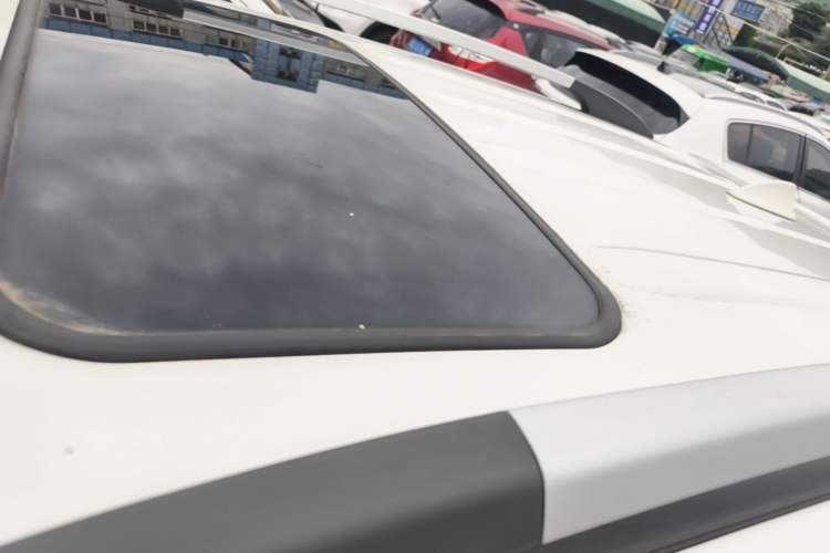 Used CHANGAN CS35 2015 1.6L Manual Luxury Model China IV Standard Roof