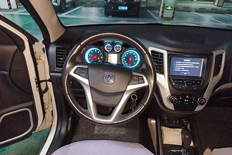 Used CHANGAN CS35 2015 1.6L Automatic Luxury Model China IV Standard Steering Wheel