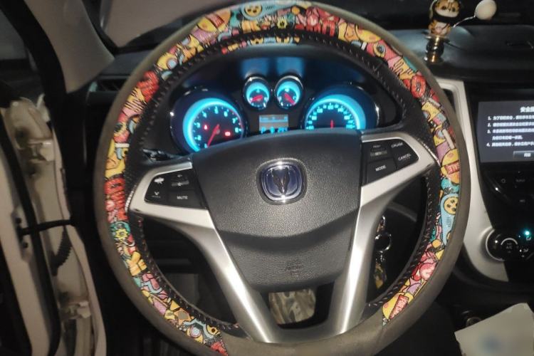 Used CHANGAN CS35 2015 1.6L Automatic Luxury Model China IV Standard Steering Wheel